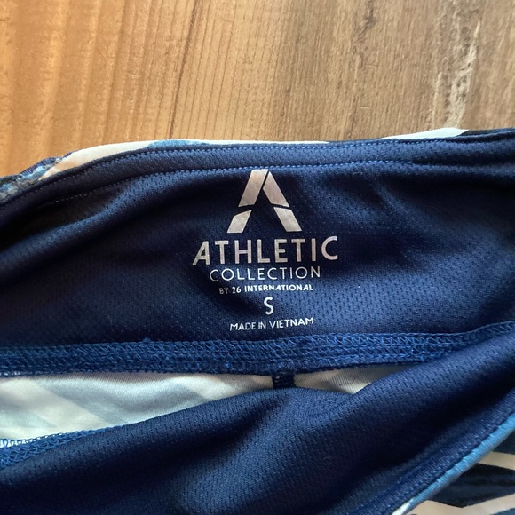 Athletic Collection White and Blue Pattern Active Leggings with Pockets - Picture 3 of 6